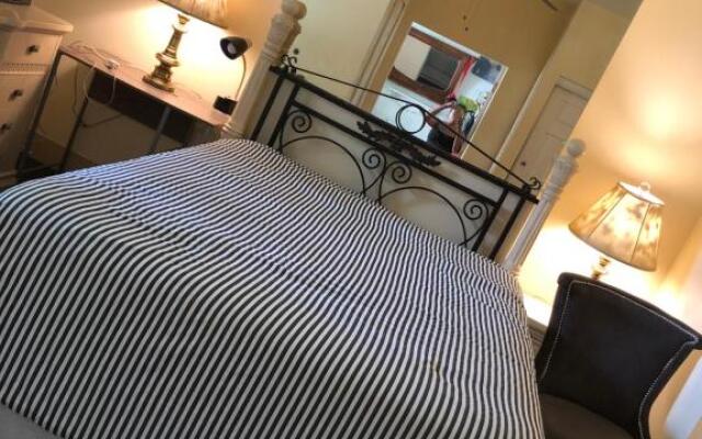 1/F 2 bed rooms