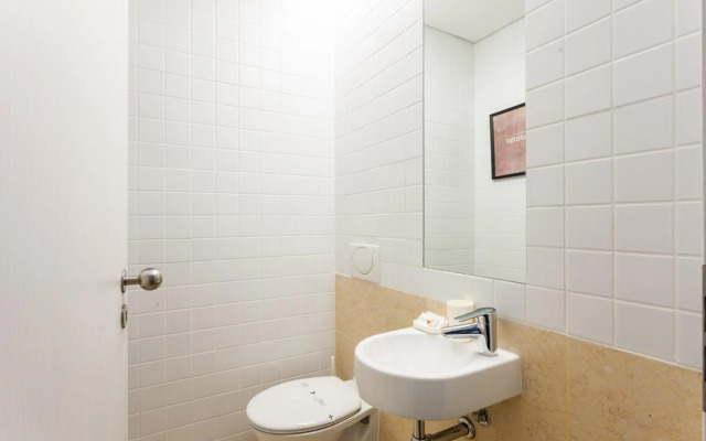 FLH Expo Modern Flat with Balcony