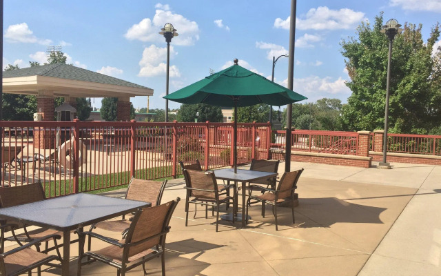 The Q Hotel And Suites