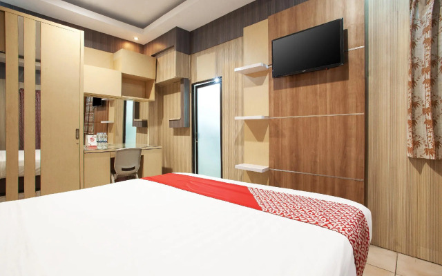 OYO 164 Ang's Residence