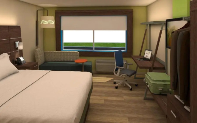 Holiday Inn Express Suites Atmore North