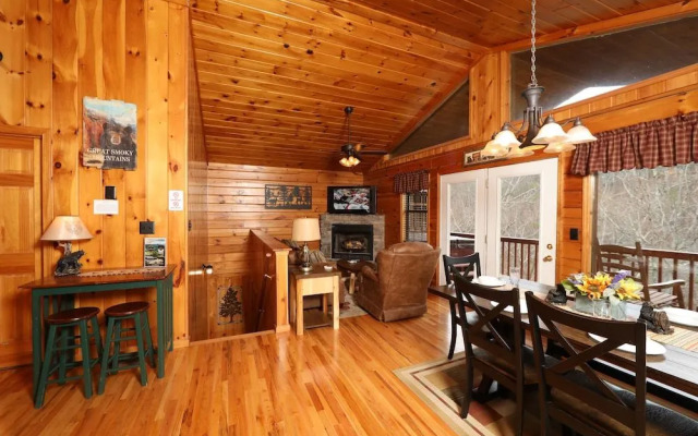 Just Hanging Out - Three Bedroom Cabin