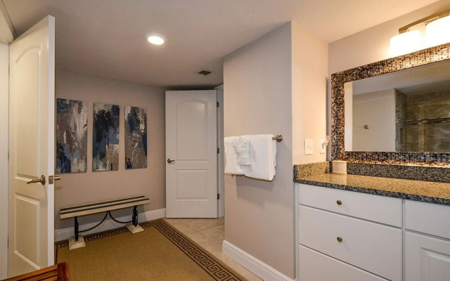 Shoreline 3084 Condo by RedAwning