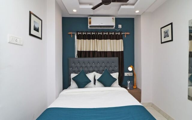 SilverKey Executive Stays 37812 Royal Crown Airport