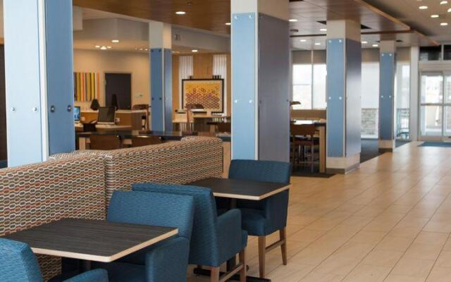 Holiday Inn Express & Suites Marietta