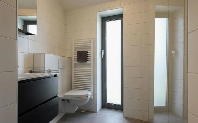 Spacious Holiday Home With Garden