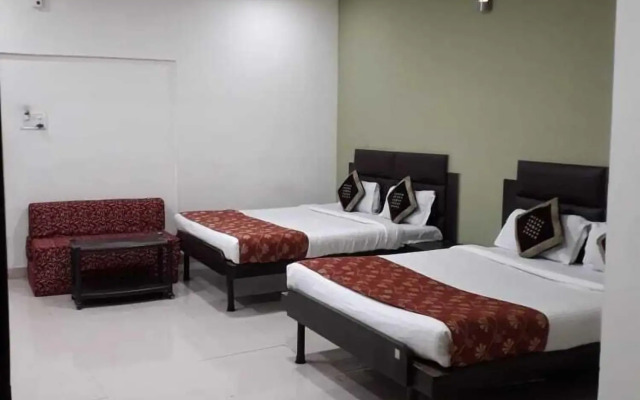 OYO Flagship 8173 Hotel Singh Palace