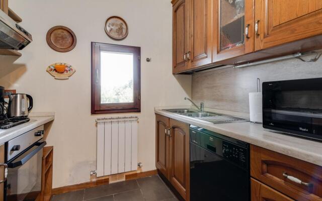 Tranquil Farmhouse in Terranova Bracciolini near Nightlife