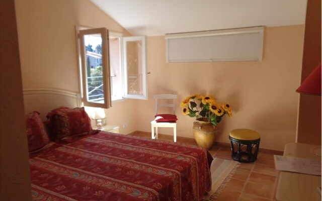 Villa avec piscine sur le Cap Nègre