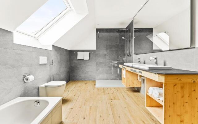 Schwarzenbach - Apartments & Rooftop Pool