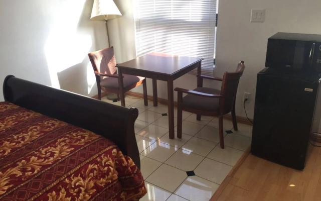 Hollywood 7 Star Motel