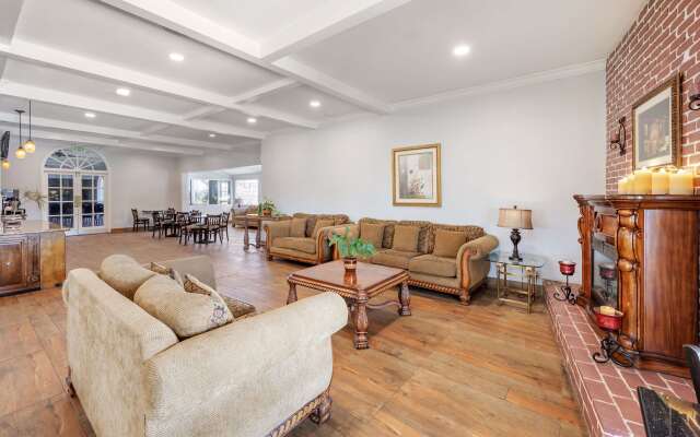 Best Western Plus Hill House