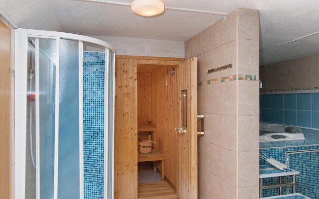 Nice Home in Split With Sauna, Wifi and 7 Bedrooms