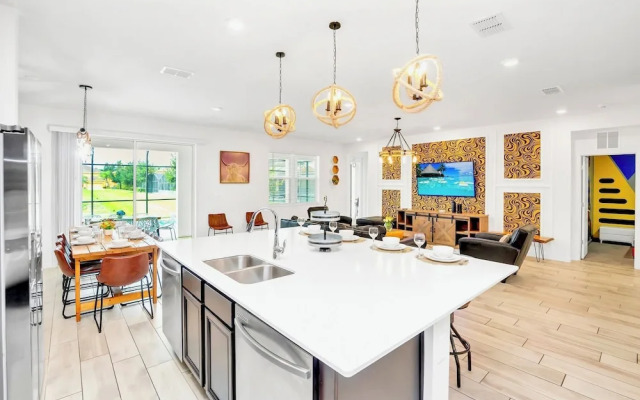 18Guest LakeView Home w HotTub Cinema