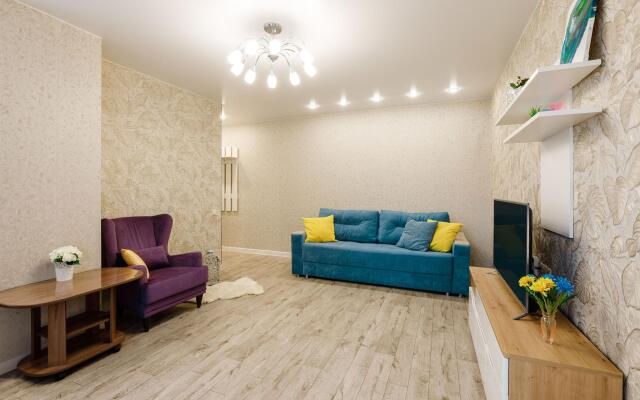 Аврора на улице Весенняя 19а