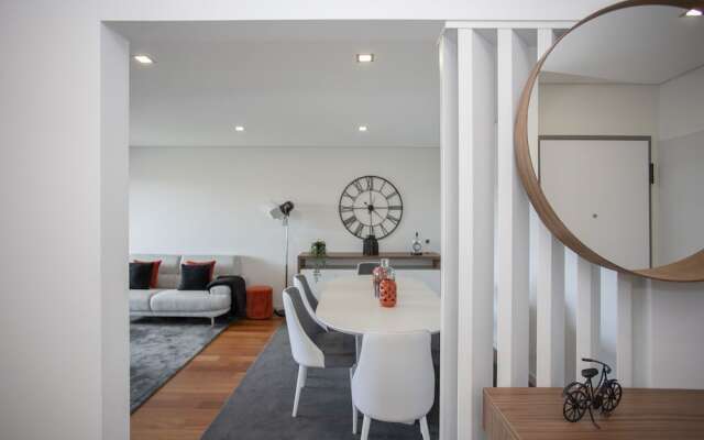 Liiiving-Luxury River View Apartment XII