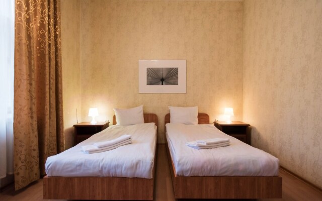 Retro Hotel Street Flash