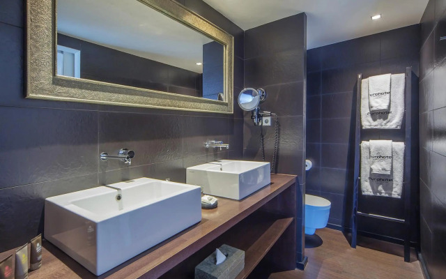 Puro Oasis Urban Hotel