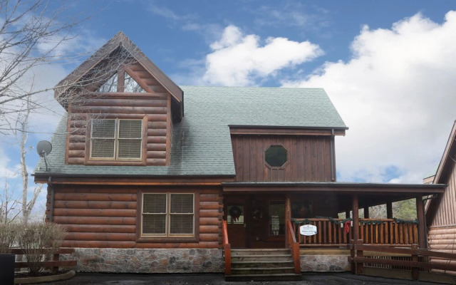 Echoes of Eden - Four Bedroom Cabin