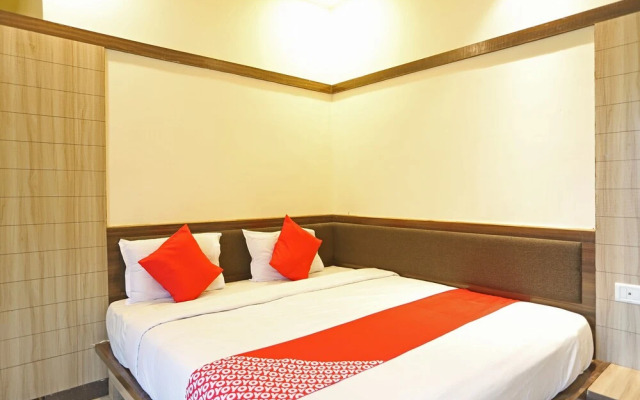 OYO 46604 Hotel Star