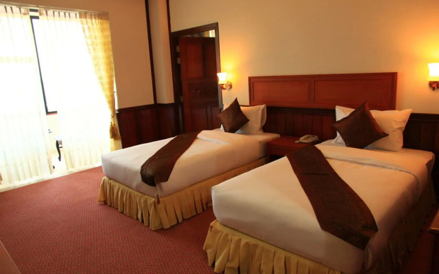 Golden Dragon Resort