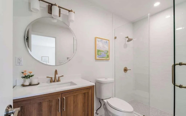 Luxe Poolside Retreat W/sauna-minutes From Downtown!