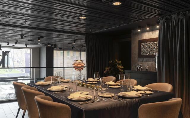 11 Mirrors Design Hotel