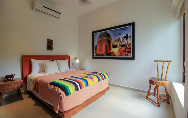Luxury House Steps Away from Akumal Beach by Olahola