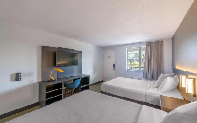 Motel 6 Ocala, FL - Conference Center