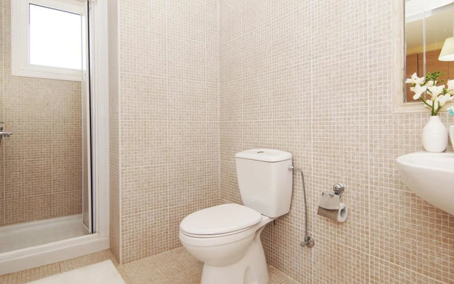 Cleopatra Paralimni in Paralimni