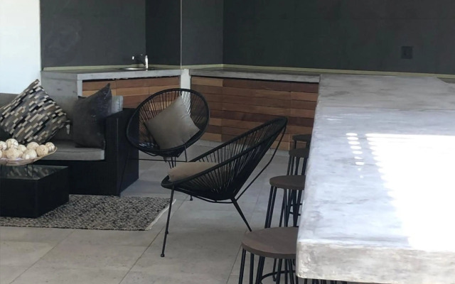 Coral Point Studio 107