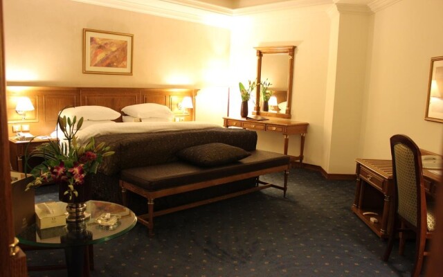 Bristol Hotel
