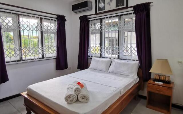 CHEZ MARVA Grande Villa Corossol 3 à 12 personnes