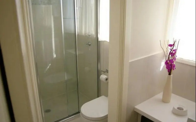 Deakin Executive Apartment