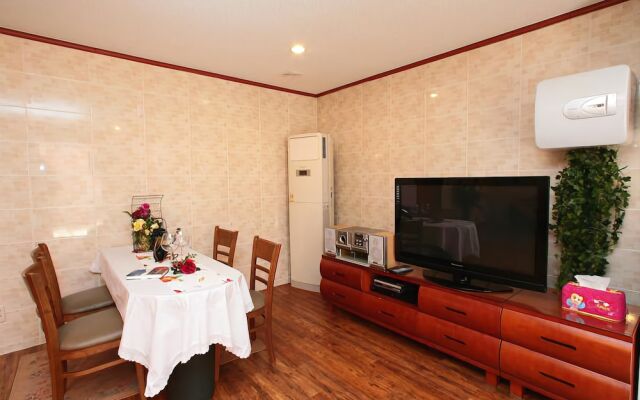 Rainbow Village Pension