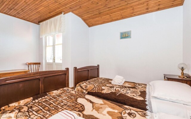 Beautiful Home in Banjol With Wifi and 2 Bedrooms