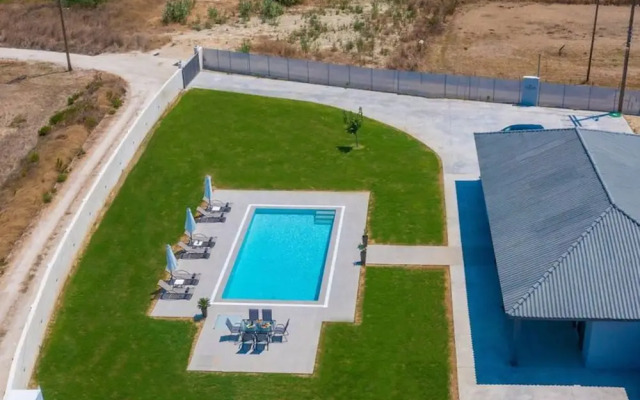 Nimar Luxury Villa - Private Swimming Pool