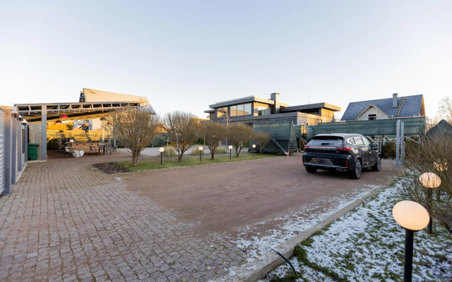 Апартаменты в загородном доме