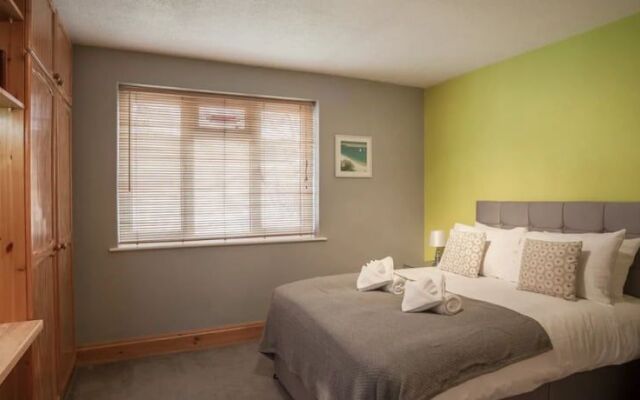 Goldcrest House