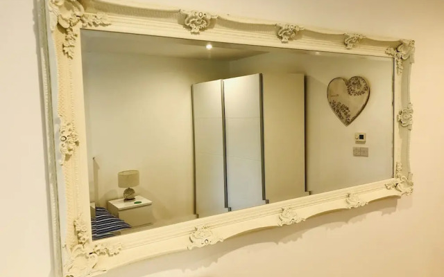 Countryside Annex- Sleeps 2, Free Parking & Garden