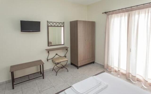 Konstantinos Hotel & Apartments I