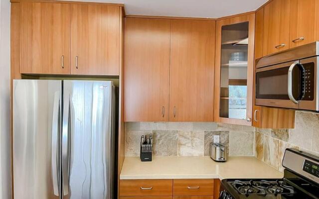 Supreme 2BD/3BA Condo - Los Angeles