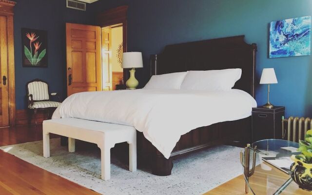 Castle La Crosse Bed and Breakfast