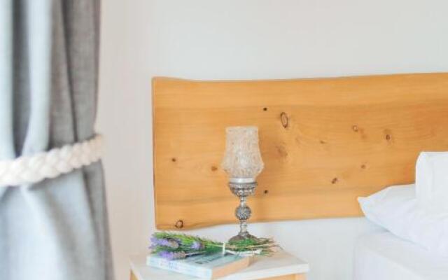 Sal da Costa Lodging