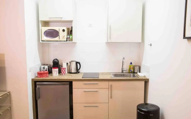 La cour du faubourg 3