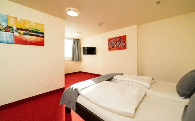 S & D Hotel