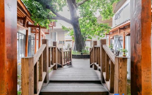 Anjing Old Tree Courtyard (Emeishan Scenic Area)