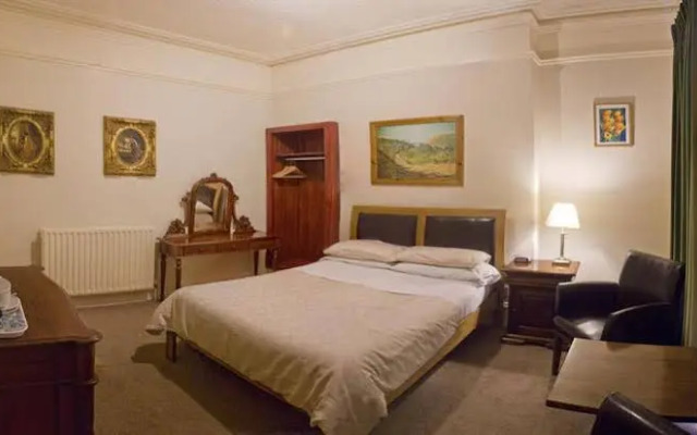 Somerton House B  B