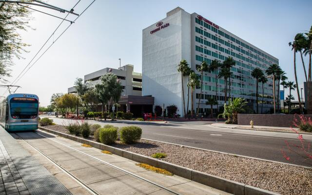 Crowne Plaza Phoenix Airport - PHX