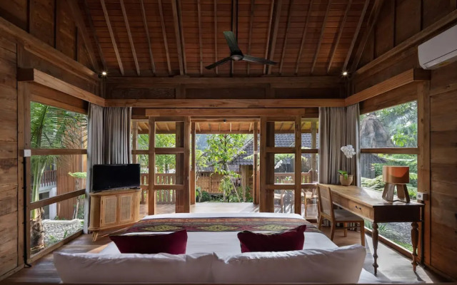 Rumah Kayu Resort